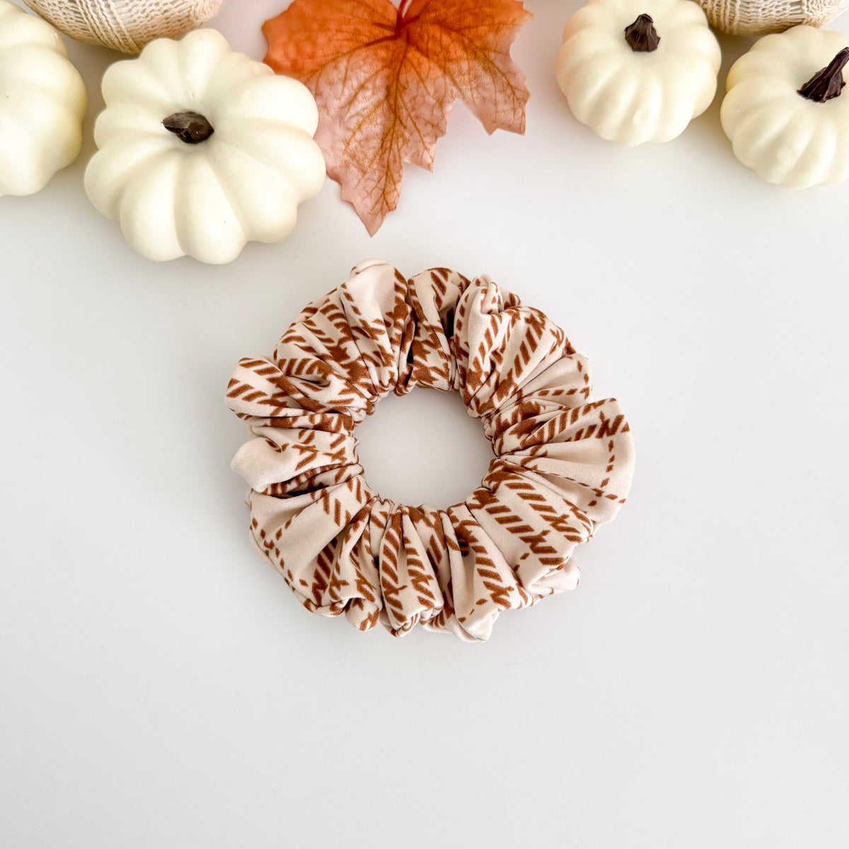 Cream Plaid scrunchie with brown houndstooth plaid on cream