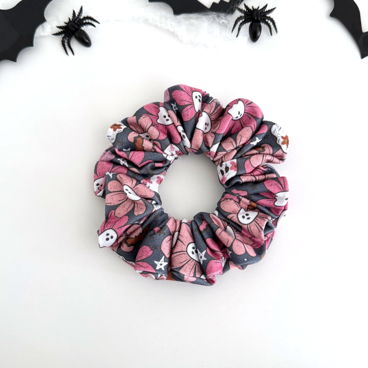 Floral Ghost scrunchie with little ghosts and pink daisies on charcoal