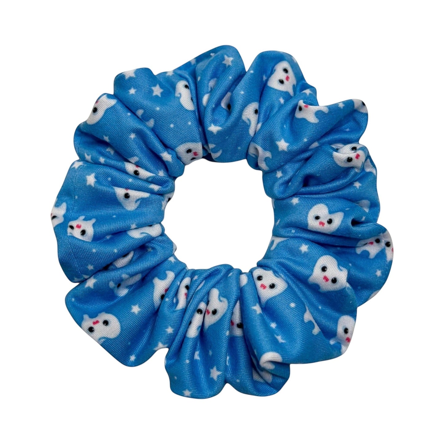 Headband Studio blue scrunchie with white ghost and star print, made from soft polyester for comfortable all-day wear.