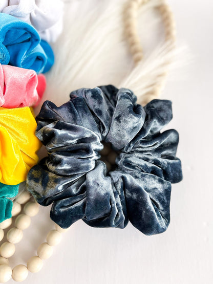Oversized Velvet Scrunchie: Soft Luxury Hair Accessory